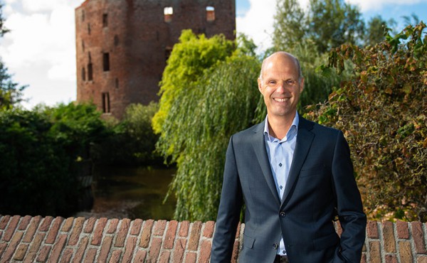 Loran Vendel helpt jongeren bij opbouwen loopbaan in de ICT Loran Vendel helpt jongeren bij opbouwen loopbaan in de ICT