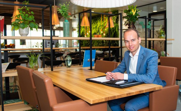 Financiële dienstverlening vs. evenementenorganisatie Financiële dienstverlening vs. evenementenorganisatie